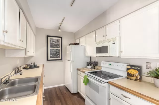 MLS: 6465293 Condo For Sale