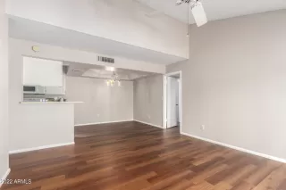 Photo #5: 6465293 Listing