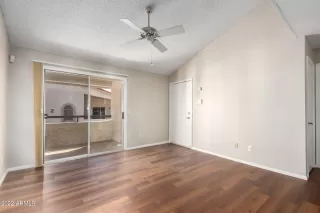 Photo #6: 6465293 Listing