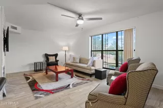 Photo #2: 6465992 Listing