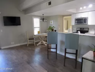 Photo #3: 6466705 Listing