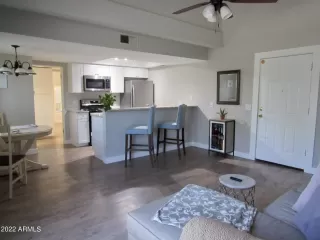 Photo #5: 6466705 Listing