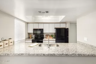 Photo #3: 6466993 Listing