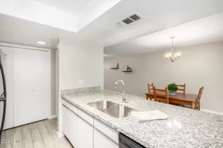 Photo #5: 6466993 Listing