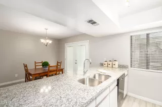 Photo #6: 6466993 Listing