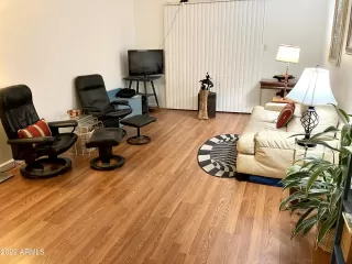 Photo #4: 6467281 Listing