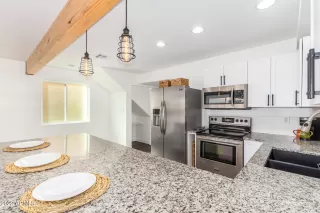 Photo #2: 6467720 Listing 