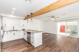 Photo #4: 6467720 Listing 