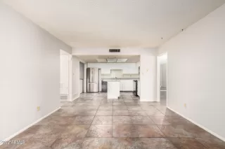 Photo #6: 6467837 Listing