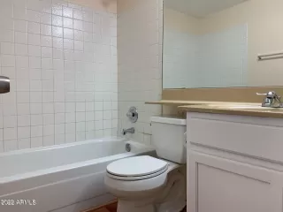 Photo #6: 6467852 Listing