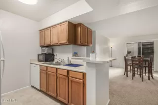 Photo #3: 6467968 Listing 