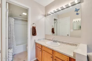 Photo #6: 6468276 Listing