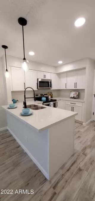 Photo #3: 6468369 Listing