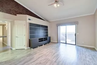 Photo #2: 6468419 Listing 