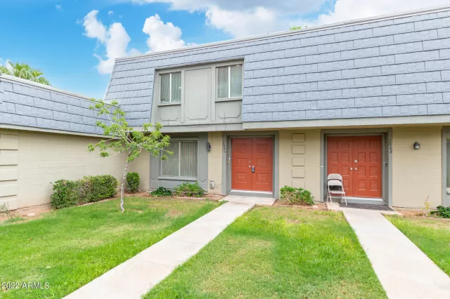 MLS: 6468428 Condo For Sale