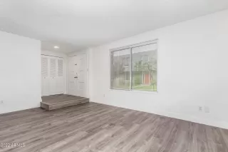 Photo #5: 6468428 Listing 