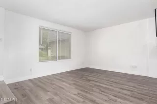 Photo #6: 6468428 Listing 