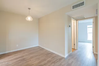 Photo #5: 6468471 Listing