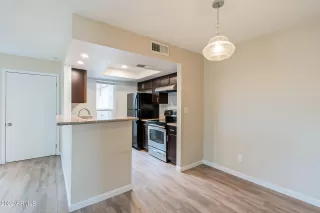 Photo #6: 6468471 Listing