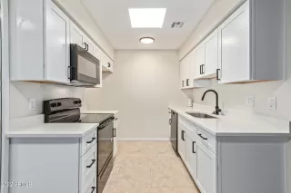 Photo #6: 6469112 Listing 