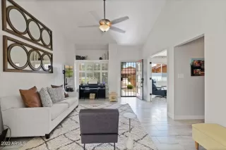 Photo #5: 6469748 Listing