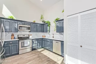 Photo #5: 6470219 Listing