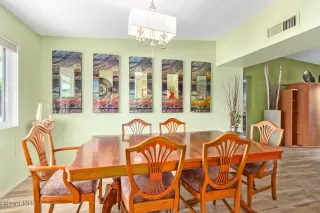 Photo #6: 6470446 Listing