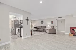 Photo #5: 6470495 Listing 