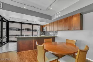 Photo #5: 6470872 Listing