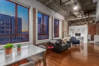 Photo #5: 6471365 Listing