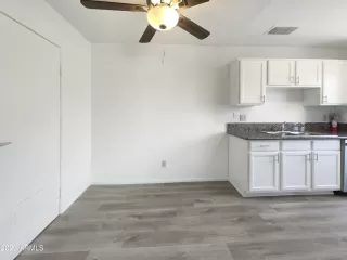 Photo #5: 6471710 Listing