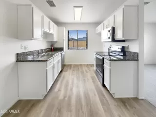 Photo #6: 6471710 Listing