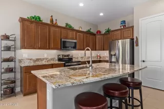 Photo #3: 6471933 Listing