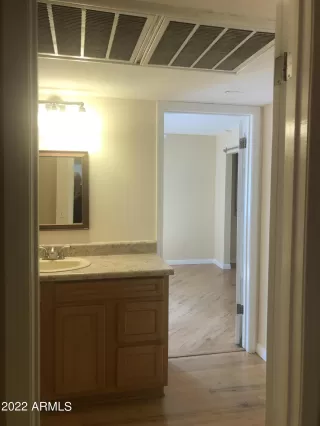 Photo #5: 6472133 Listing