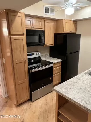 Photo #6: 6472133 Listing