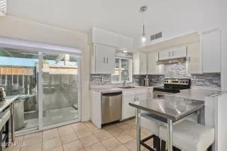 Photo #5: 6472438 Listing