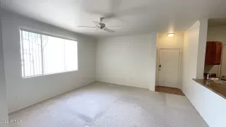 Photo #3: 6473000 Listing