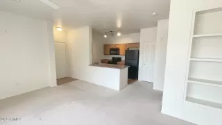 Photo #4: 6473000 Listing