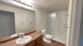 Photo #5: 6473000 Listing