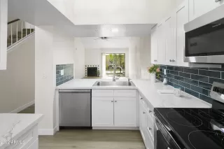 Photo #5: 6473998 Listing