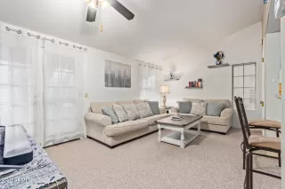 Photo #5: 6474132 Listing