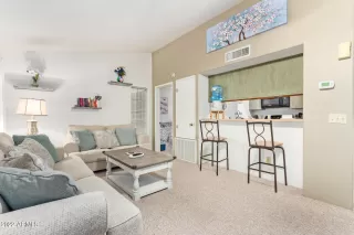 Photo #6: 6474132 Listing