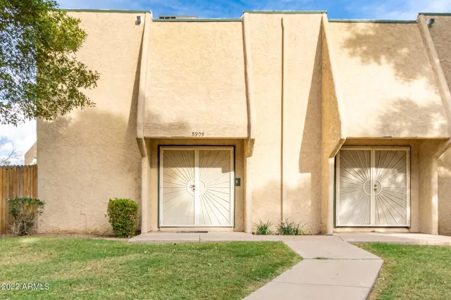 MLS: 6474310 Condo For Sale