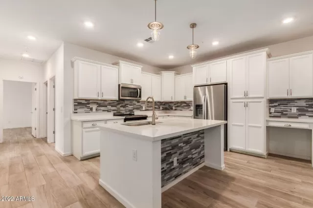 MLS: 6474466 Condo For Sale