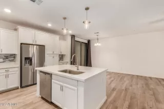 Photo #2: 6474466 Listing