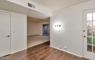 Photo #6: 6474549 Listing