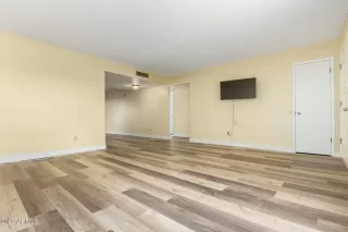 Photo #3: 6474704 Listing