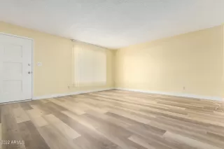 Photo #5: 6474704 Listing