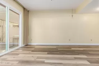 Photo #6: 6474704 Listing