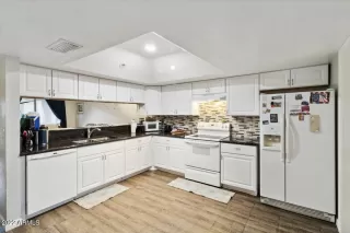 Photo #3: 6475608 Listing